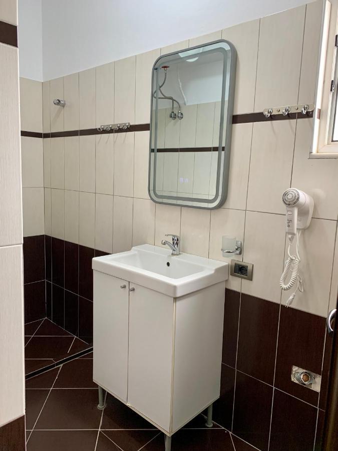 Bardhi Apts Sarande Bagian luar foto